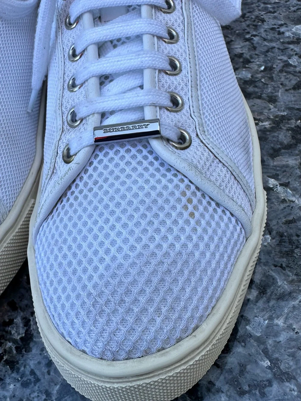 Burberry White Low-Top Men's Sneakers with Red  mesh leather trim men’s SZ 43